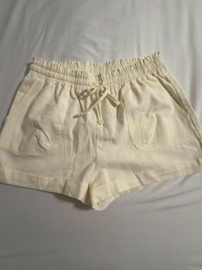 Pacsun Casual Elastic-Waist Women’s Shorts in Cream